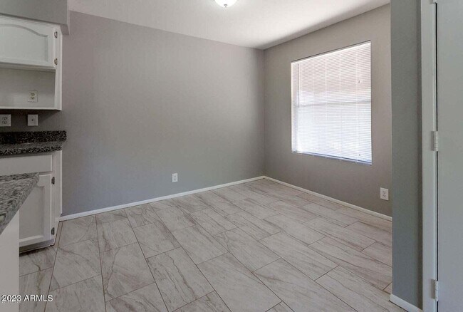 Foto del edificio - 16657 E Gunsight Dr