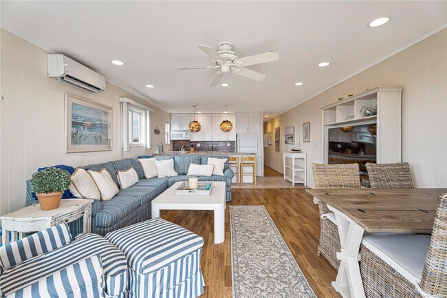 Building Photo - 539 Dune Rd