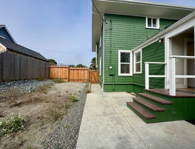 Building Photo - Beach Town Home Tier 1