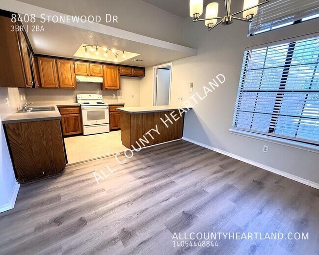 Building Photo - 8408 Stonewood Dr
