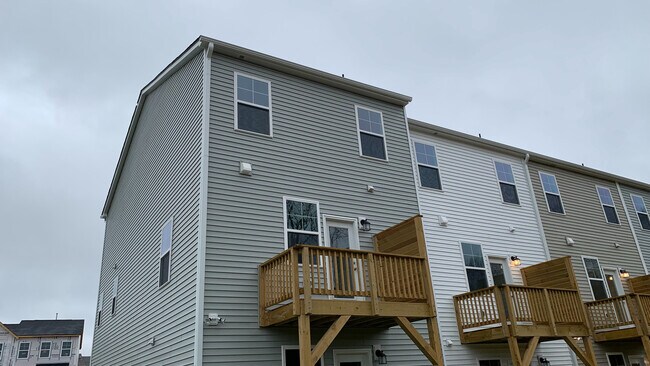 Foto del edificio - Room in Townhome on Chert Ln