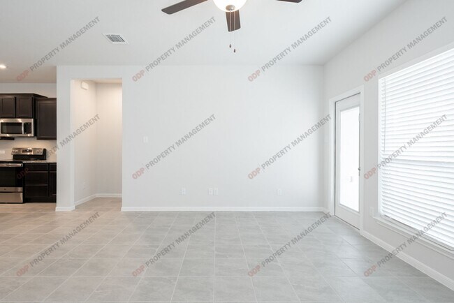 Foto del edificio - 424 Poplin Ln