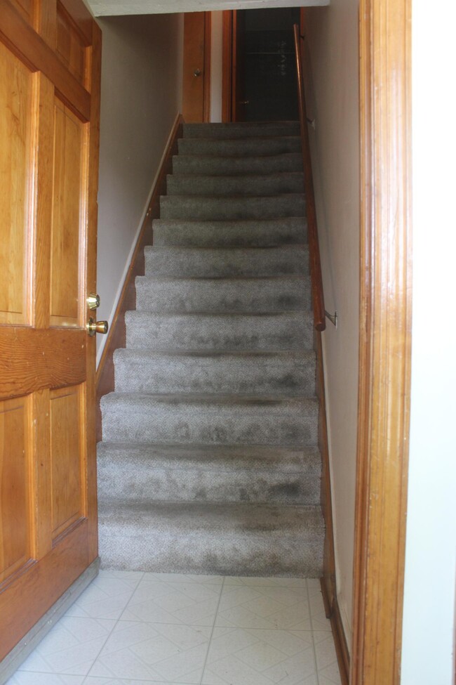 Entrance - 371 Forest Rd