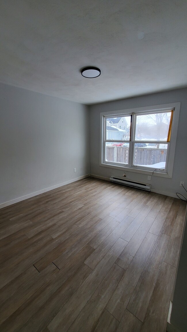 Building Photo - 45 Cameron St