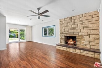 Building Photo - 4509 Canoga Dr
