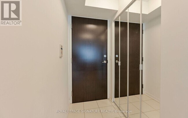 Building Photo - 215-1215 Sherway Gardens Rd