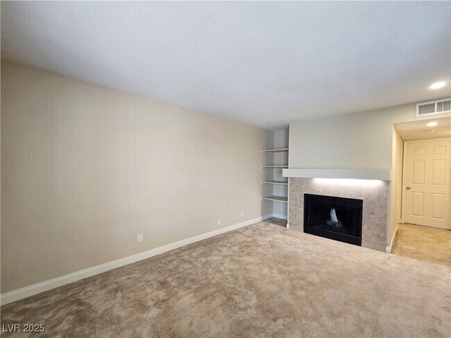 Building Photo - 2750 S Durango Dr