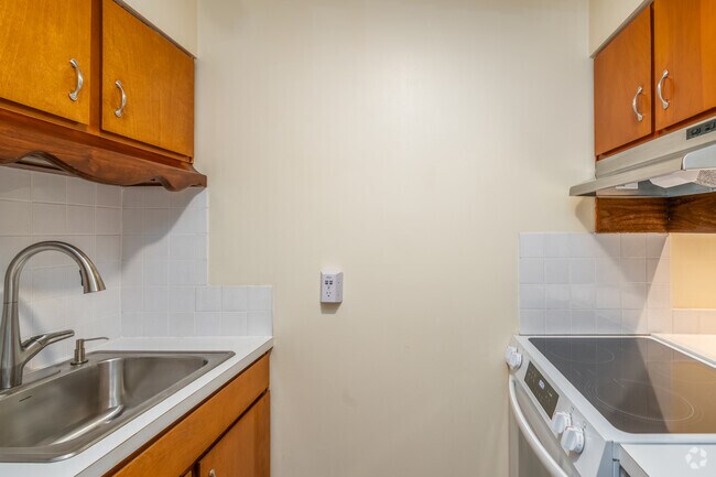 Estudio - 500 pies cuadrados - Cocina - Greenwood North Apartments