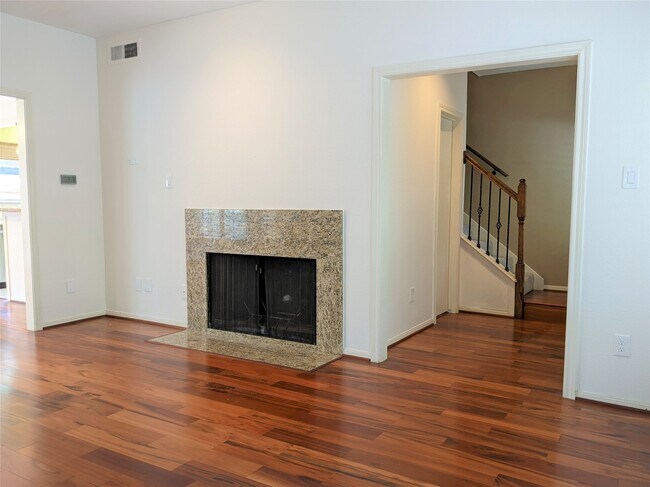 Building Photo - 11711 Memorial Dr