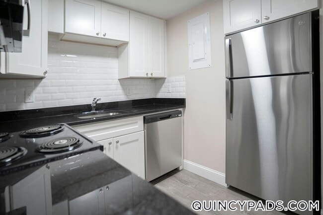 Building Photo - 22 Presidential Dr