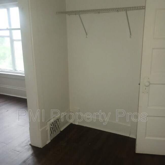 Foto del edificio - 2155 N 32nd St