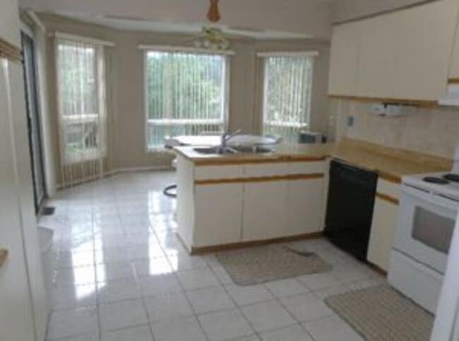 Photo du bâtiment - 207 Gwendolyn St