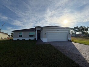 Building Photo - 16040 Galiano Ct