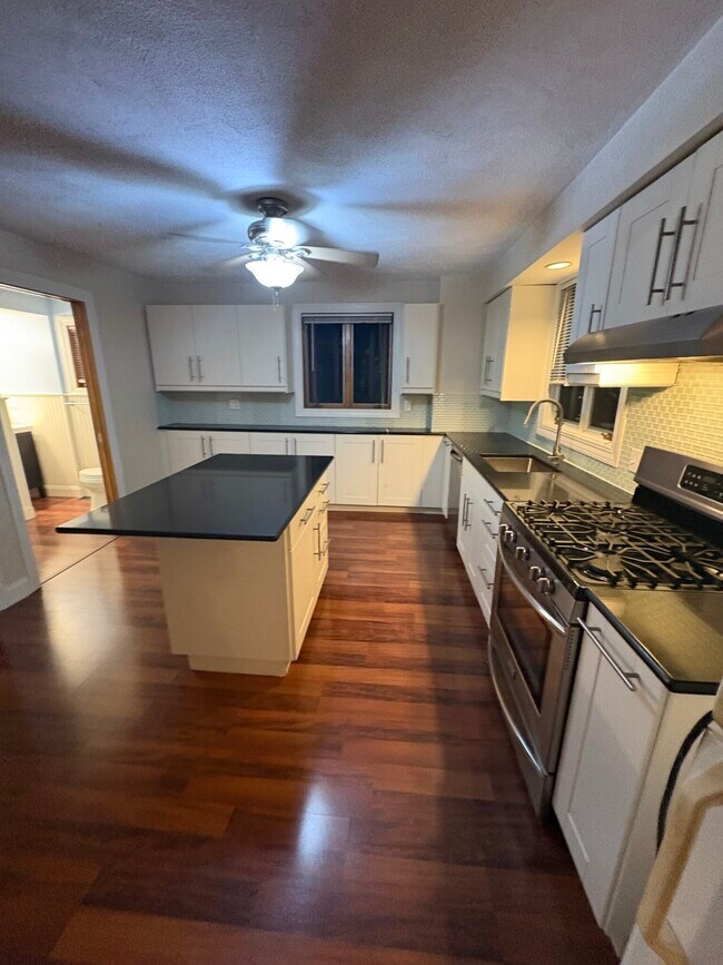 Building Photo - 60 Homer Ave