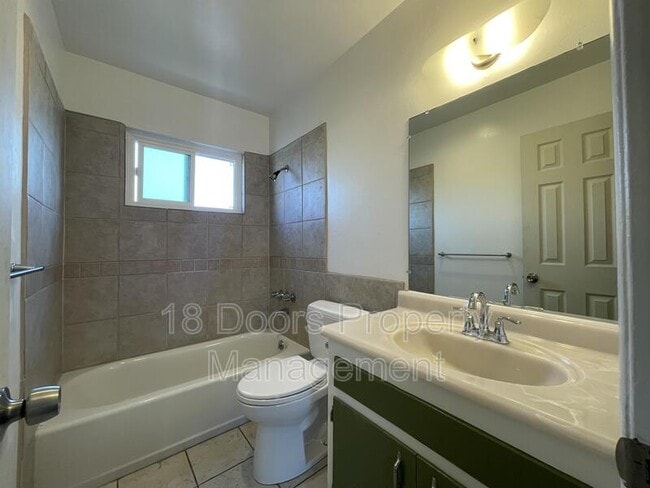 Building Photo - 4069 Marlborough Ave