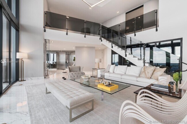 Building Photo - 18555 Collins Ave