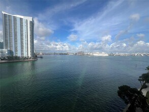 Building Photo - 888 Brickell Key Dr