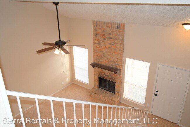 Building Photo - 2 br, 1.5 bath House - 1301 Royal Crest Dr