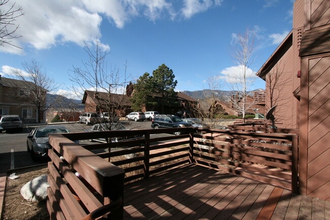 Building Photo - Great 2 bedroom condo in Old Colorado City!