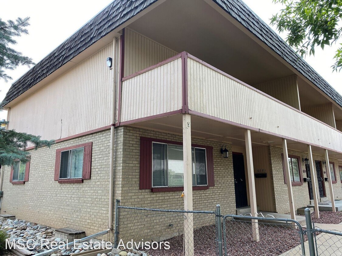 Primary Photo - 3 br, 2.5 bath House - 6781 S. Race St.