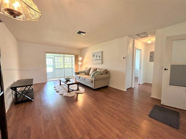 Building Photo - 2658 Emory Dr E