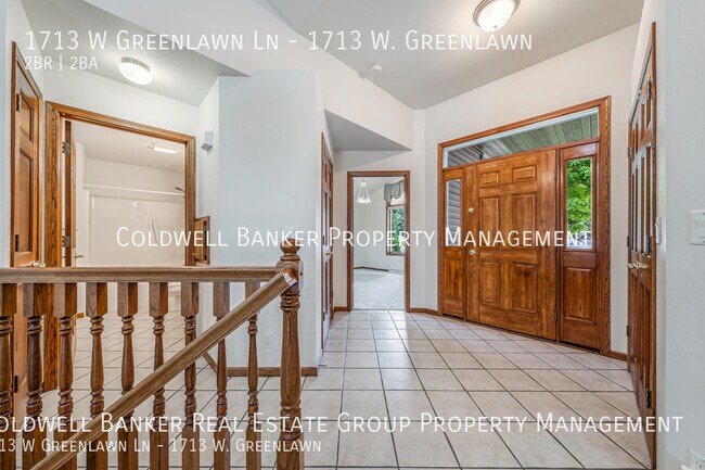 Foto del edificio - 1713 W Greenlawn Ln