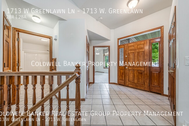 Building Photo - 1713 W Greenlawn Ln