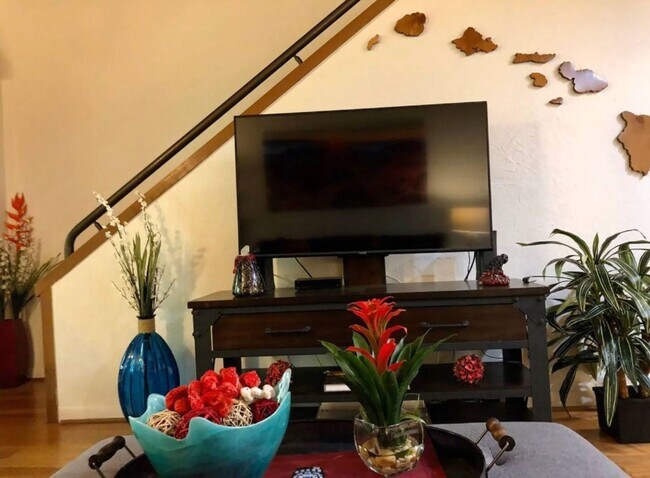 Foto del edificio - Spacious 2BR/2BA Condo with Garden View – Steps from the Ocean