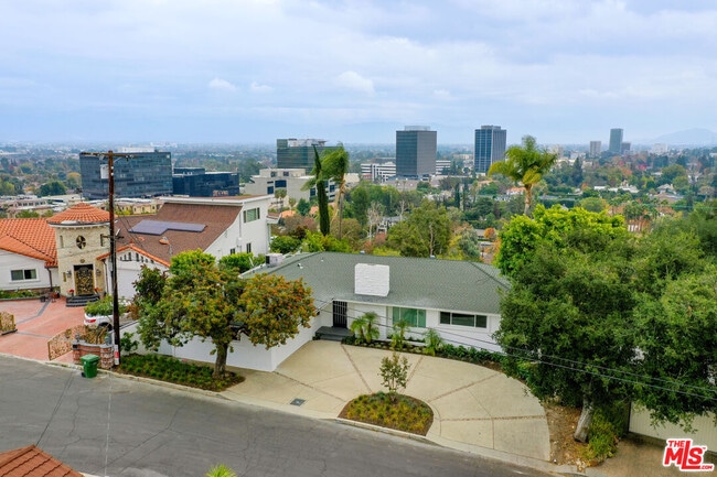 Building Photo - 16210 Bertella Dr