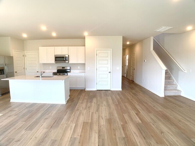 Foto del edificio - 821 Moray Ln