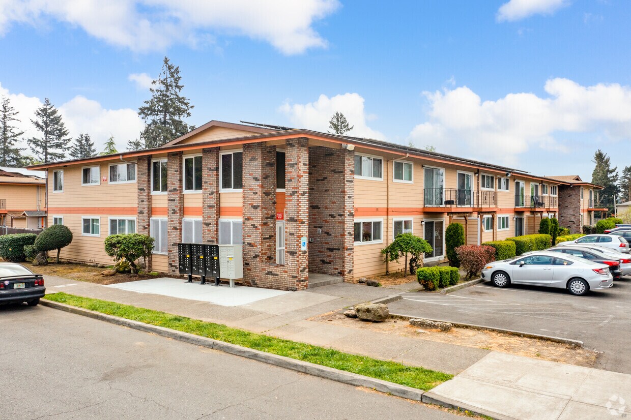 Alder Royal Apartments Portland Or Apartments Com