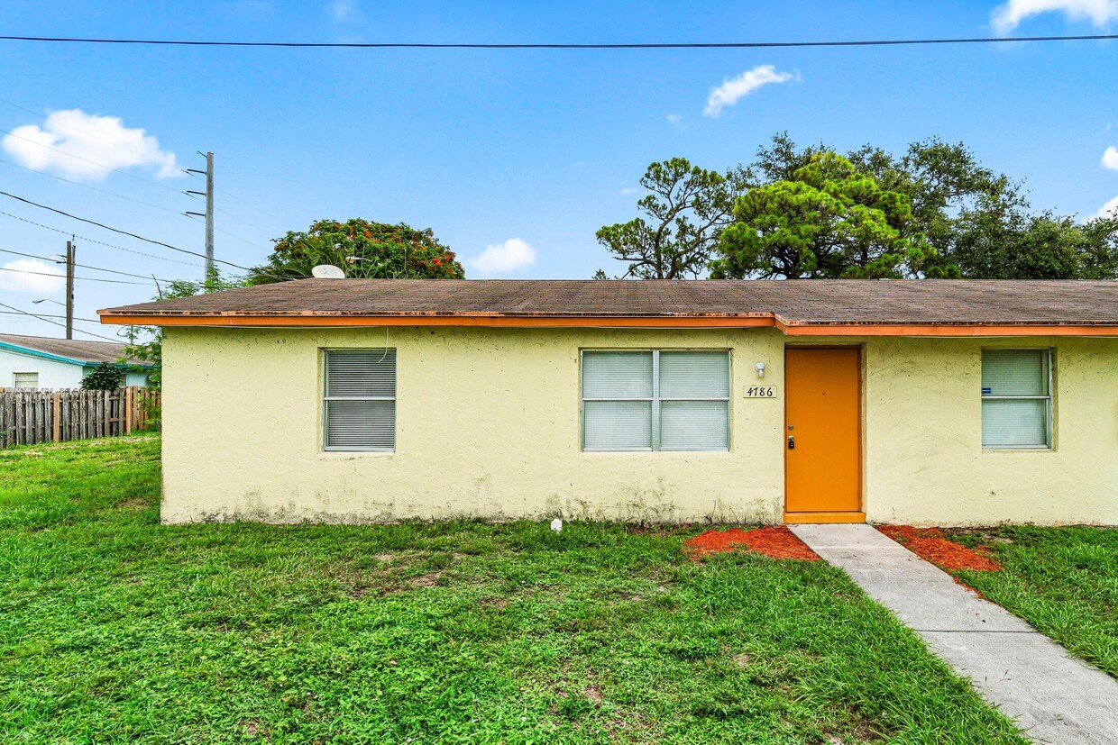 Primary Photo - 4786 Gulfstream Rd