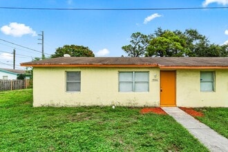 Building Photo - 4786 Gulfstream Rd