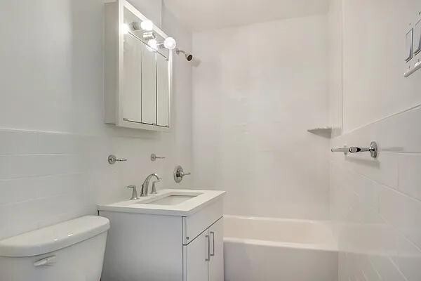 Foto del edificio - 235 W 22nd St