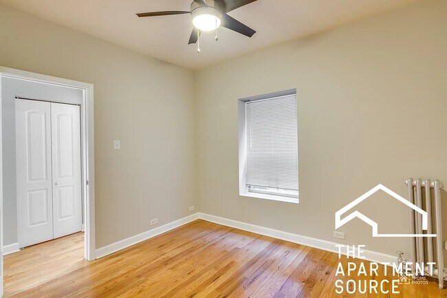 Foto del edificio - 836 E 53rd St