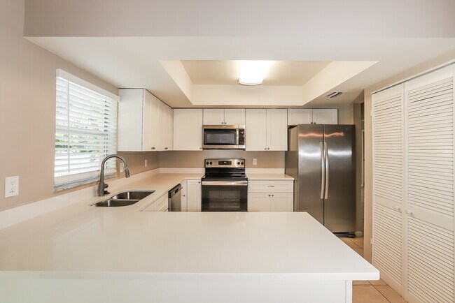Foto del edificio - 14936 Glasgow Ct
