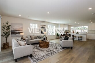 Building Photo - 8012 Quiet Knolls Dr