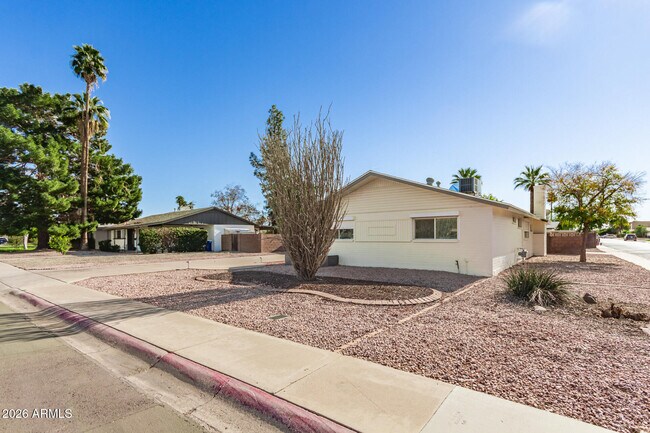 Foto del edificio - 105 E Manhatton Dr