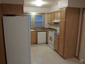 Building Photo - 2008 Fairview Dr