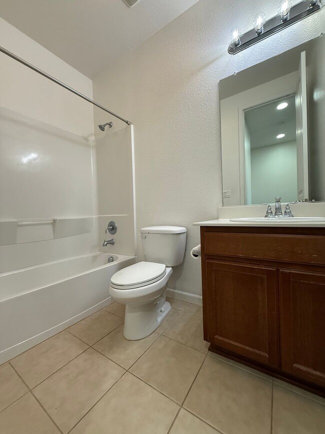 Foto del edificio - Corner Lot