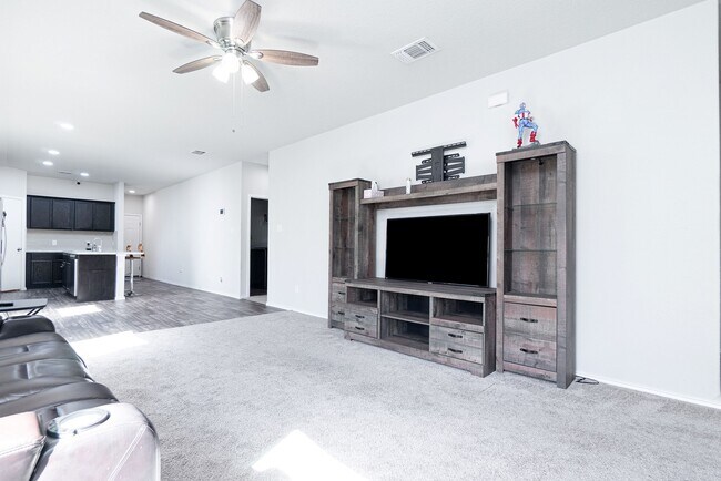 Foto del edificio - 4614 Heathers Cross