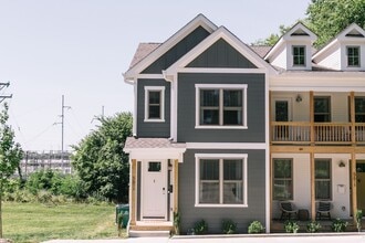 Building Photo - 561A Veritas St