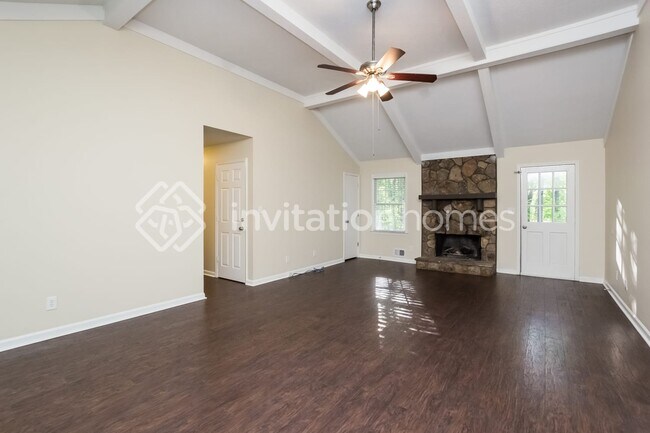 Foto del edificio - 260 Lantern Ridge Ct