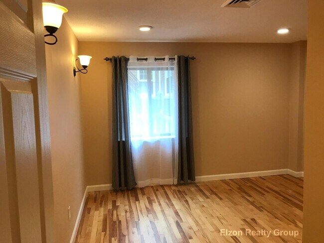Foto del edificio - 276 Chestnut Hill Ave