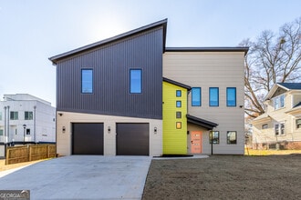 Building Photo - 2017 Memorial Dr SE