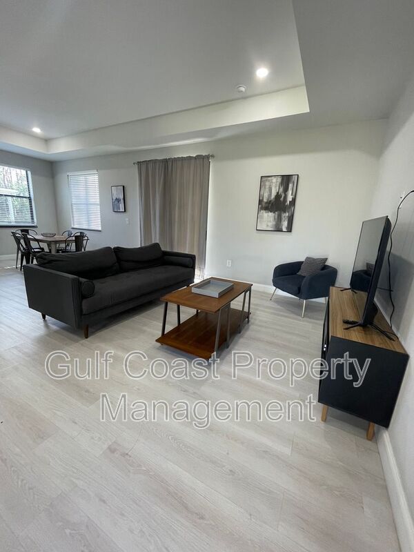 Foto del edificio - 143 Greenbriar Blvd