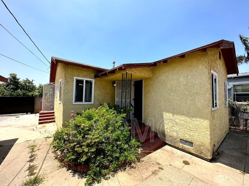 Foto principal - 2852 Guirado St