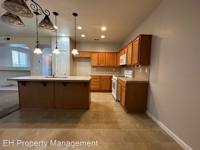 Building Photo - 3 br, 2.5 bath House - 3514 Gold Coast Court