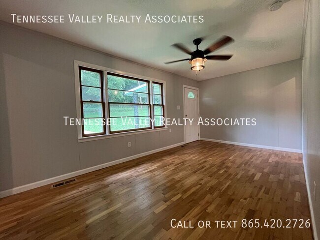 Foto del edificio - 3009 Cox Ln