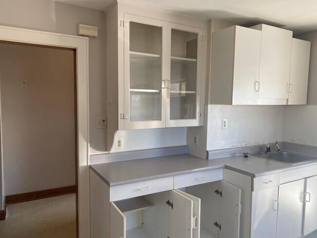 Building Photo - 2406 Watson Blvd